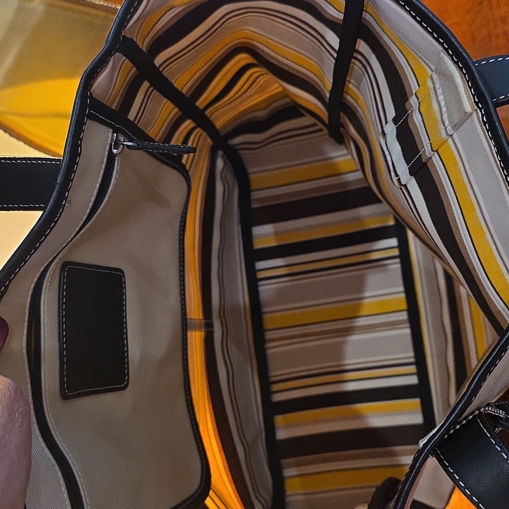 Coach  Excellent Condition HAMPTON Large Canvas Tote Vintage 7725 - Picture 6 of 8